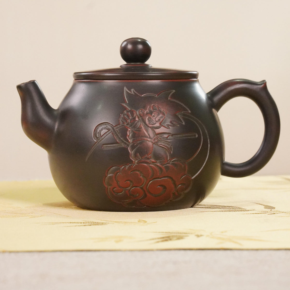 Ấm Nê Hưng · Thất Long Châu