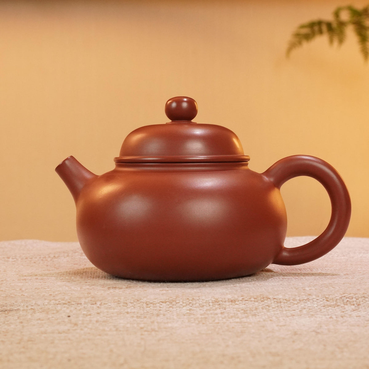 Ấm Nê Hưng · Dung Ngộ