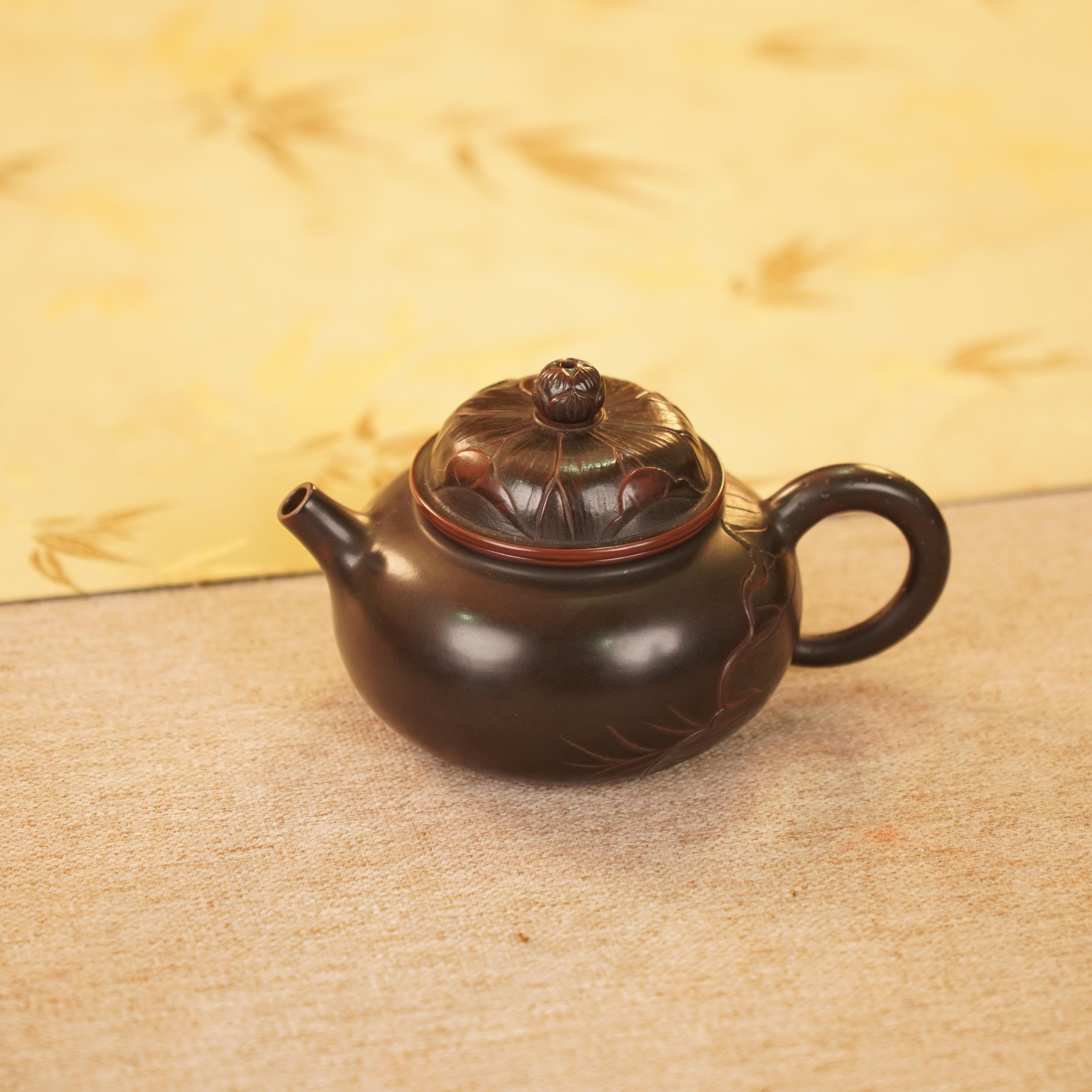 Ấm Hà Vận